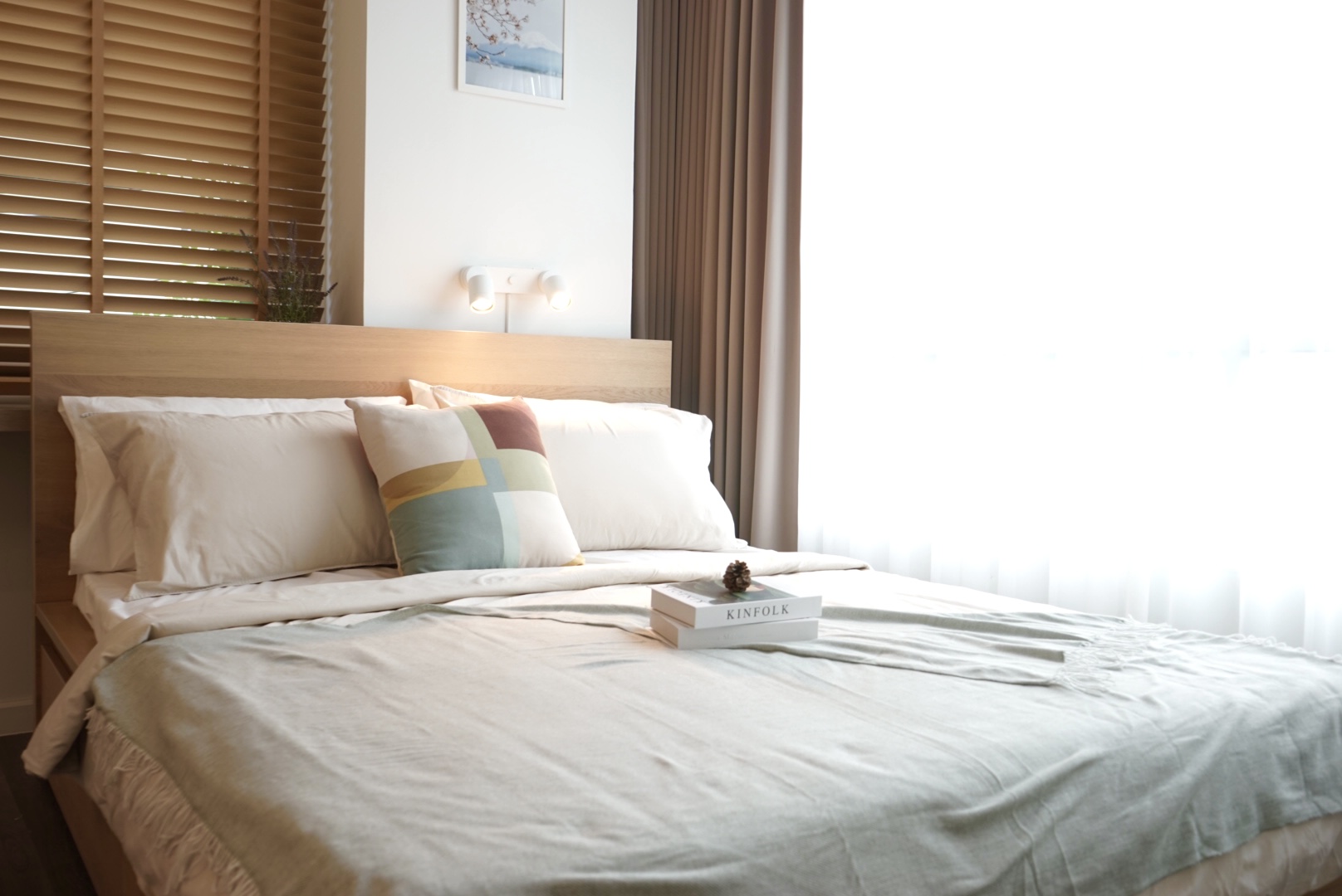 ครัวคอนโดสีขาว Built-in รีโนเวทใหม่